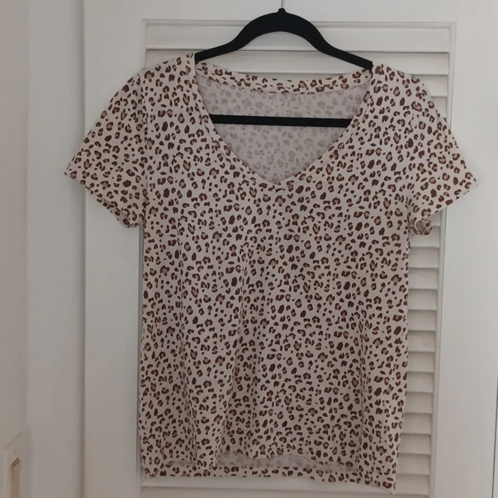 J.Crew top S leopard vintage 100% cotton shirt Work Office classic animal Tshirt